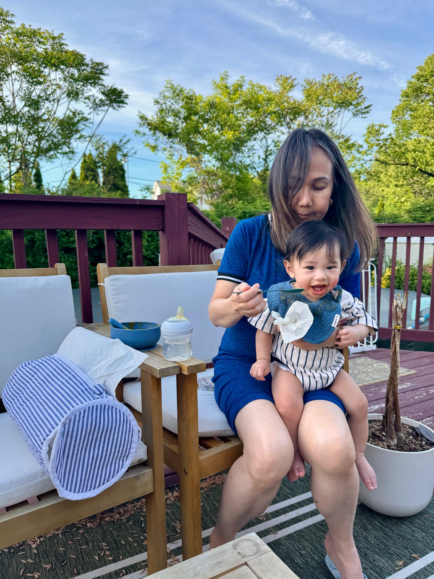 2x Lazytowel. Blueish-gray striped.