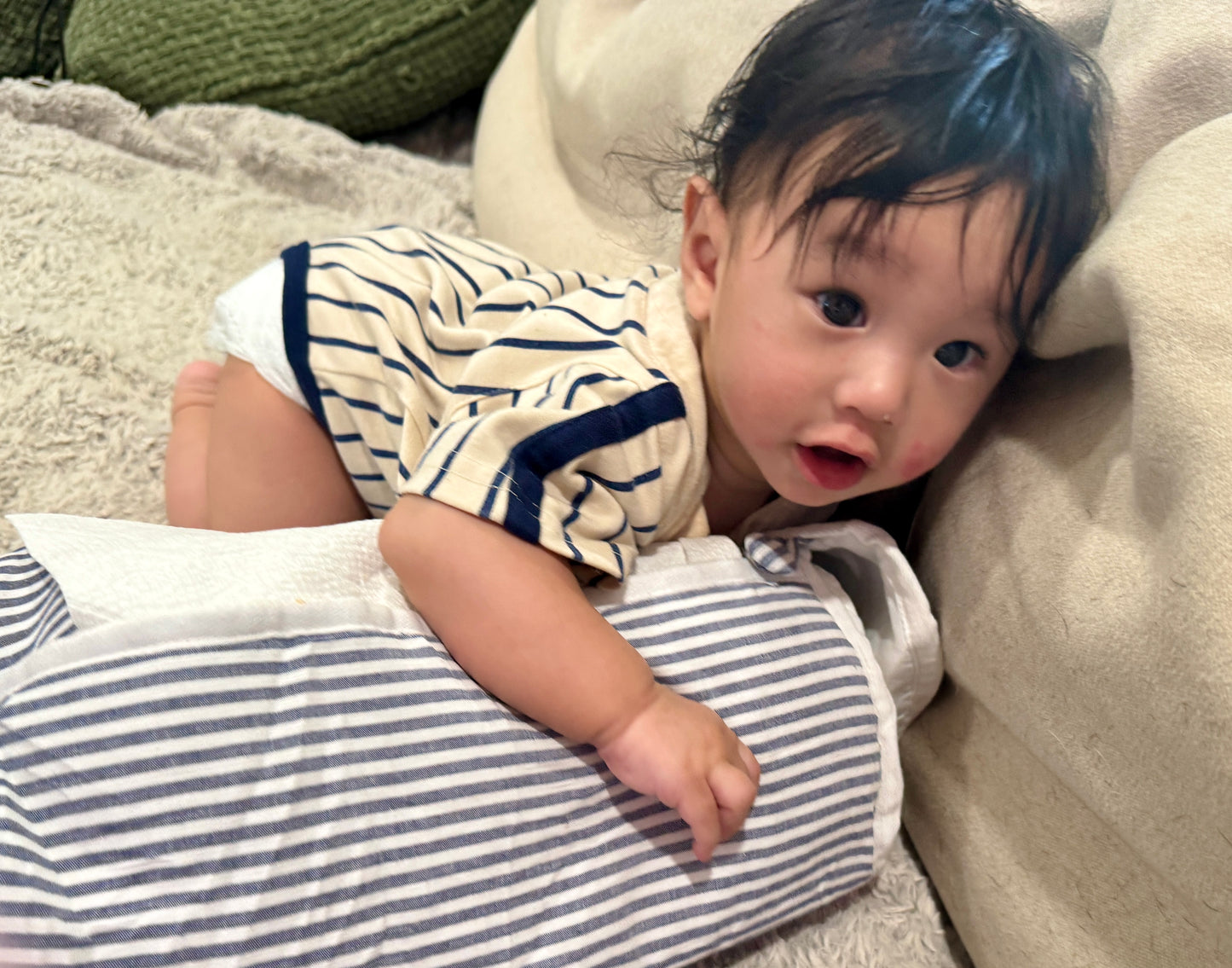 2x Lazytowel. Blueish-gray striped.